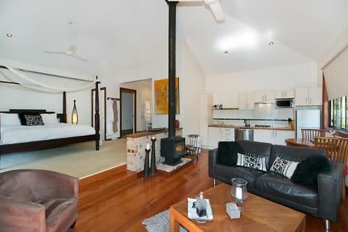 Valley View One-Bedroom Cottage with Hot Tub