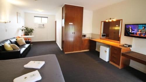 Queen Room with Spa Bath