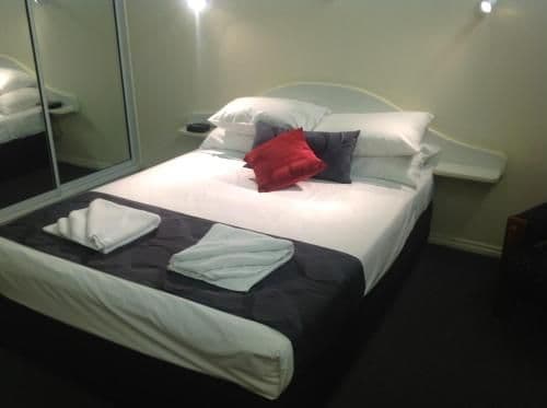 Standard Queen Room