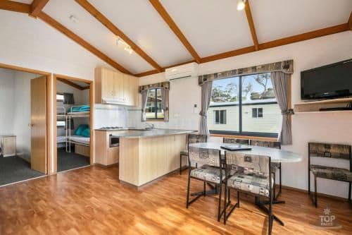 Executive Bungalow with Sea View - Pelican Cabin