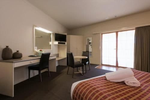 Deluxe Queen Room