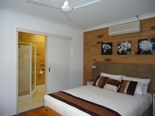 Deluxe Queen Suite