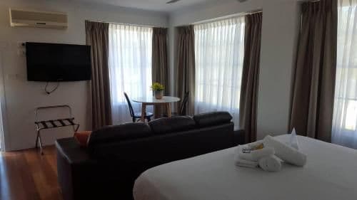 King Room with Spa Bath