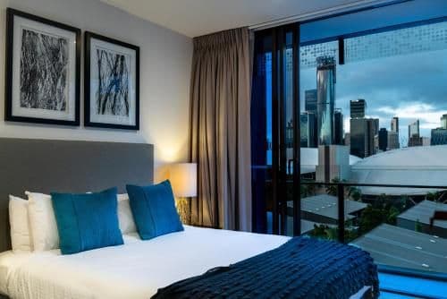 One-Bedroom Apartment with City View