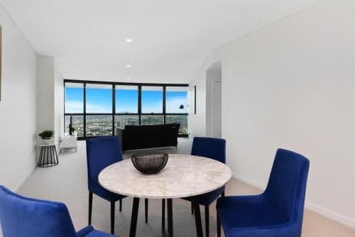 Two-Bedroom Two Bathroom Sky High Apartment (4 Guests)