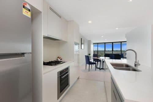 Two-Bedroom Two Bathroom Sky High Apartment (4 Guests)