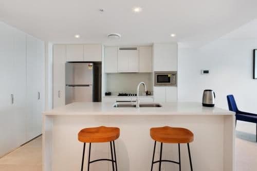 Two-Bedroom Two Bathroom Sky High Apartment (4 Guests)