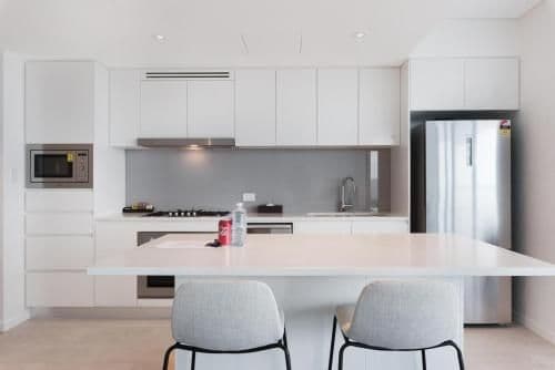 Three-Bedroom Two Bathroom Sky High Apartment (5 Guests)