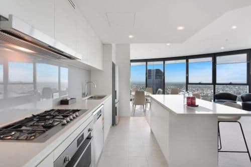 Three-Bedroom Two Bathroom Sky High Apartment (5 Guests)