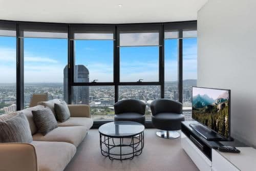 Three-Bedroom Two Bathroom Sky High Apartment (5 Guests)