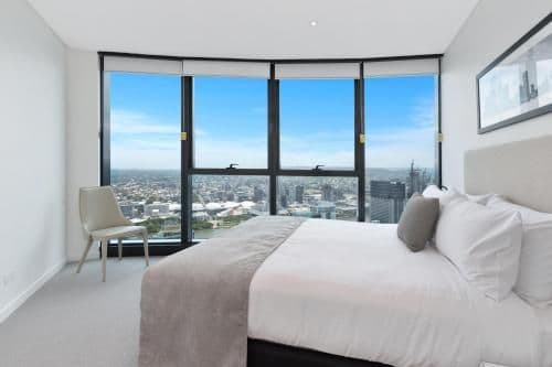 Three-Bedroom Two Bathroom Sky High Apartment (5 Guests)