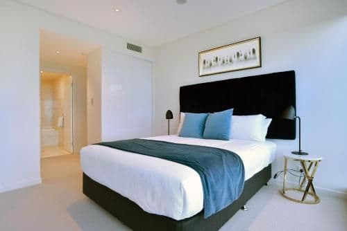 Two-Bedroom Two Bathroom Sky High Apartment (4 Guests)