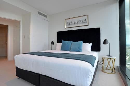 Two-Bedroom Two Bathroom Sky High Apartment (4 Guests)