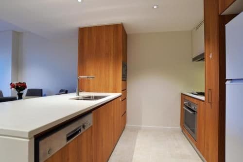 Three-Bedroom Two Bathroom Sky High Apartment (6 Guests)
