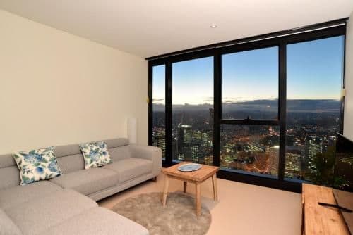 Three-Bedroom Two Bathroom Sky High Apartment (6 Guests)