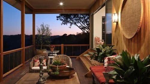 Bungalow with Sea View