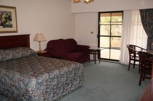 Executive Queen Room with Courtyard