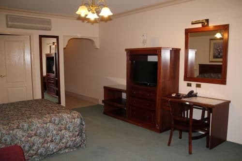 Executive Queen Room with Courtyard