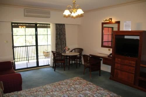 Riverside Queen Room 