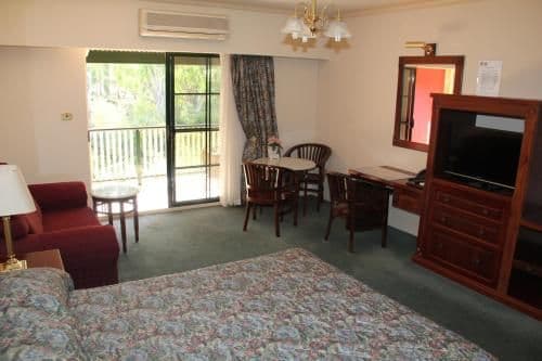 Riverside Queen Room 