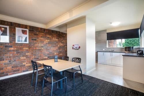 Two-Bedroom Apartment with Free Welcome Drink For Two Guests