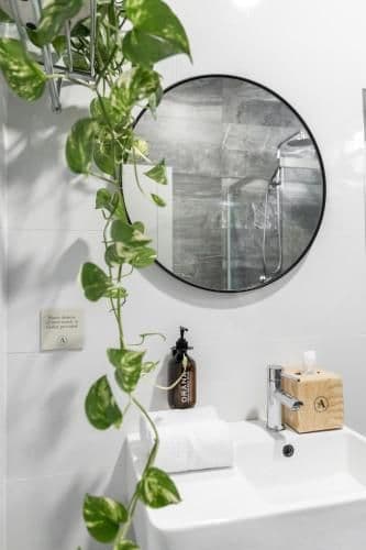 Single Room with Shared Bathroom