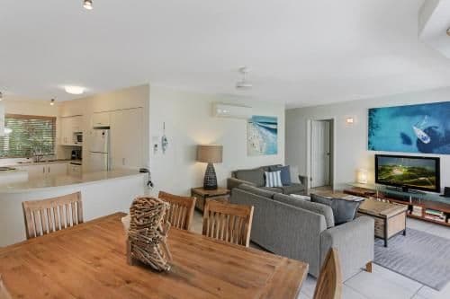 Two-Bedroom Apartment Ocean Aspect - 10