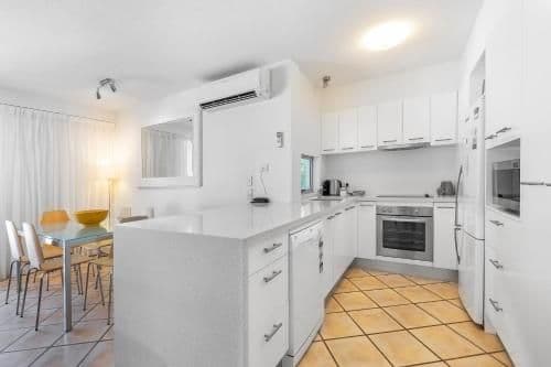Two-Bedroom Penthouse with Pool and Garden View and Outdoor Spa - 23
