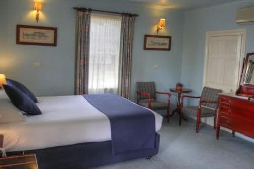 Village Queen Room