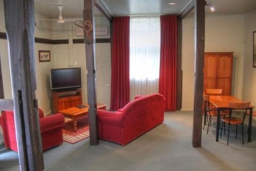 Village Queen Suite