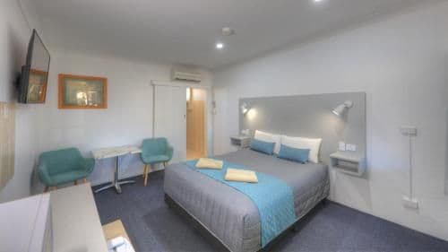 Standard Queen Room
