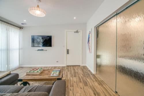 Presidential Suite - White Room