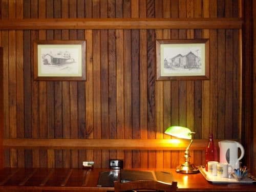 Banksia Queen Room