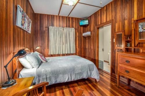 Callistemon Queen Room