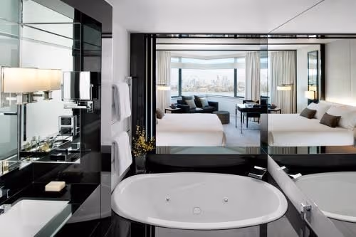 Luxe King Spa Room