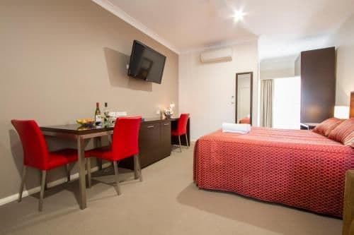 Executive Queen Room - Non-Smoking