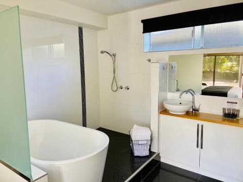 Deluxe King Suite