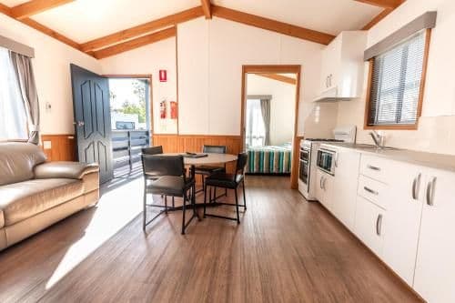 Deluxe Twin Cabin - Disability Access (5 Guests)