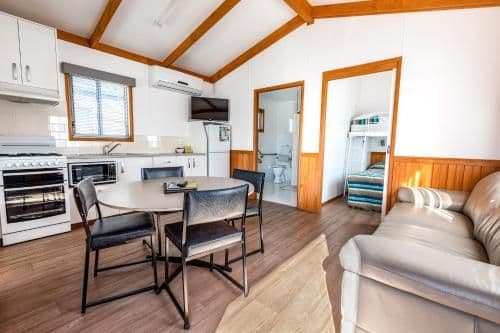 Deluxe Twin Cabin - Disability Access (5 Guests)