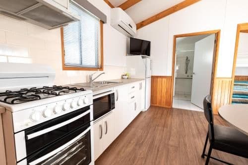 Deluxe Twin Cabin - Disability Access (5 Guests)