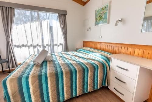Deluxe Twin Cabin - Disability Access (5 Guests)