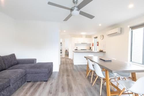 Villa - Poolside (6 Guests)
