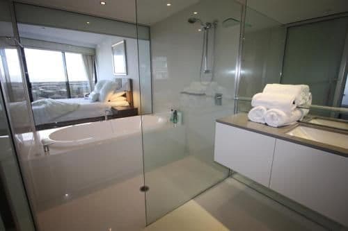 Apartment with Balcony and Spa Bath
