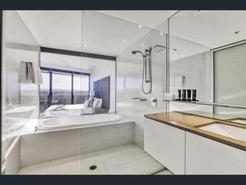 Apartment with Balcony and Spa Bath