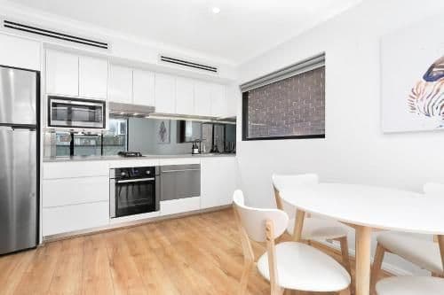 Luxury One-Bedroom Apartment (BAL3DAR)