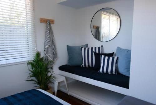 Queen Single Room with Private Bathroom