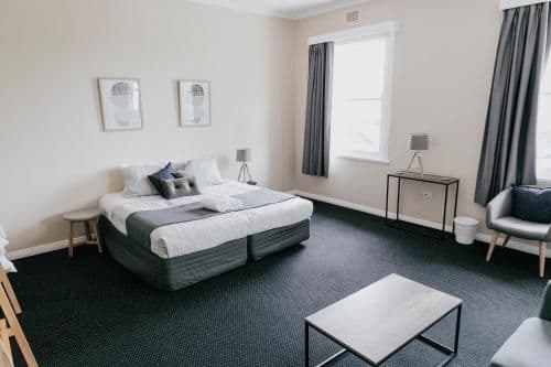 Deluxe King Suite