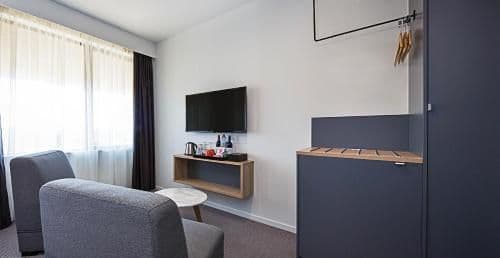Deluxe Two-Bedroom Suite - Weekly Housekeeping
