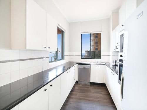 Three-Bedroom Deluxe Apartment with Terrace