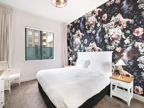 Three-Bedroom Deluxe Apartment with Terrace